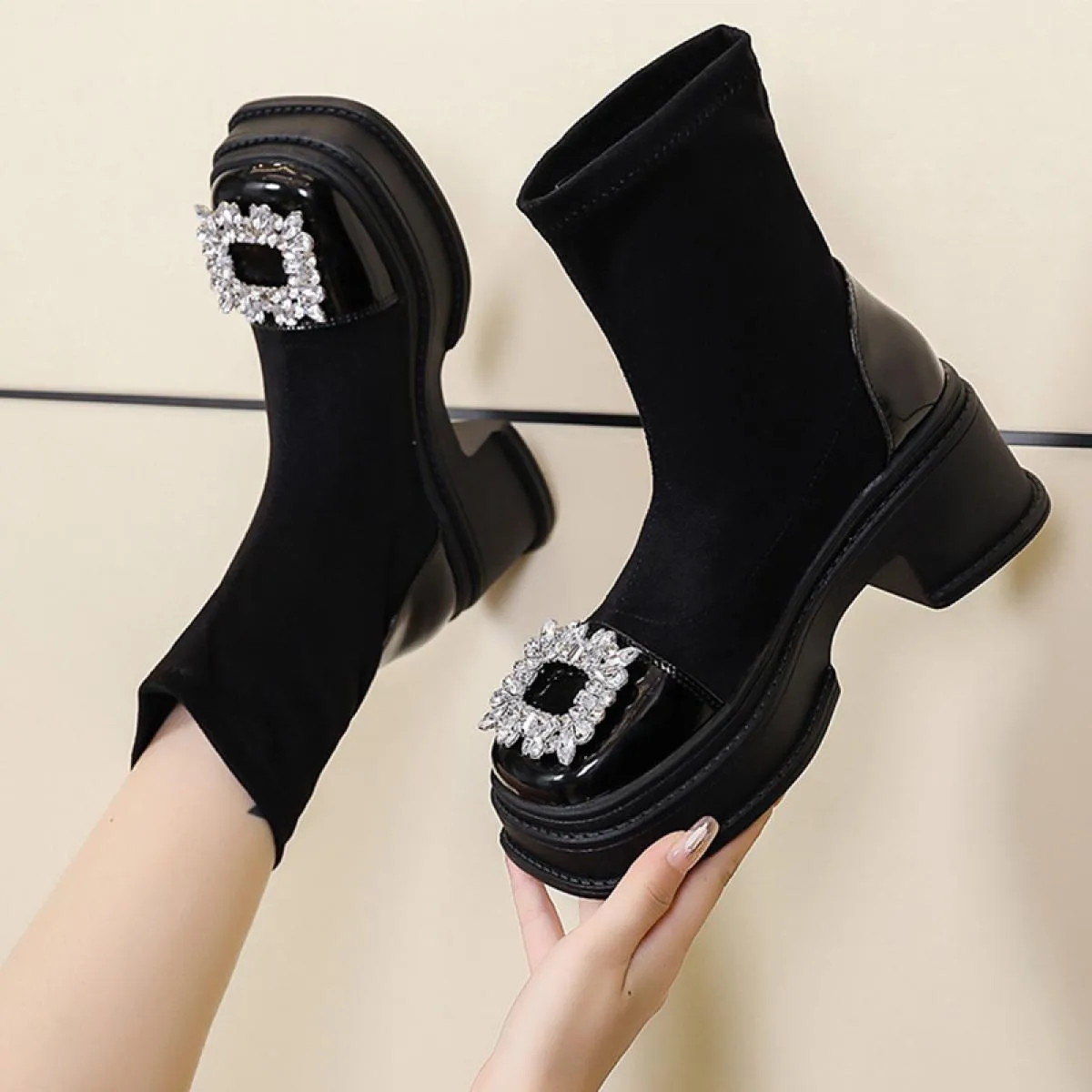 Stivali Chelsea da donna alla moda in cristallo con caviglia Stivali da neve con tacco medio e punta tonda 2023 Abito invernale
