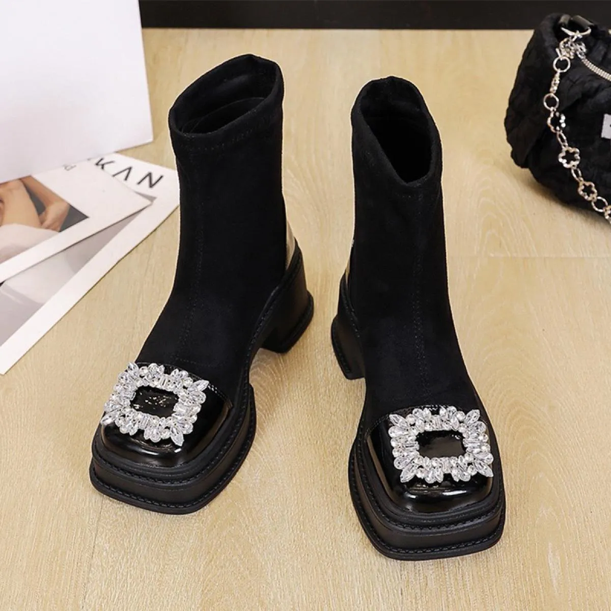Stivali Chelsea da donna alla moda in cristallo con caviglia Stivali da neve con tacco medio e punta tonda 2023 Abito invernale