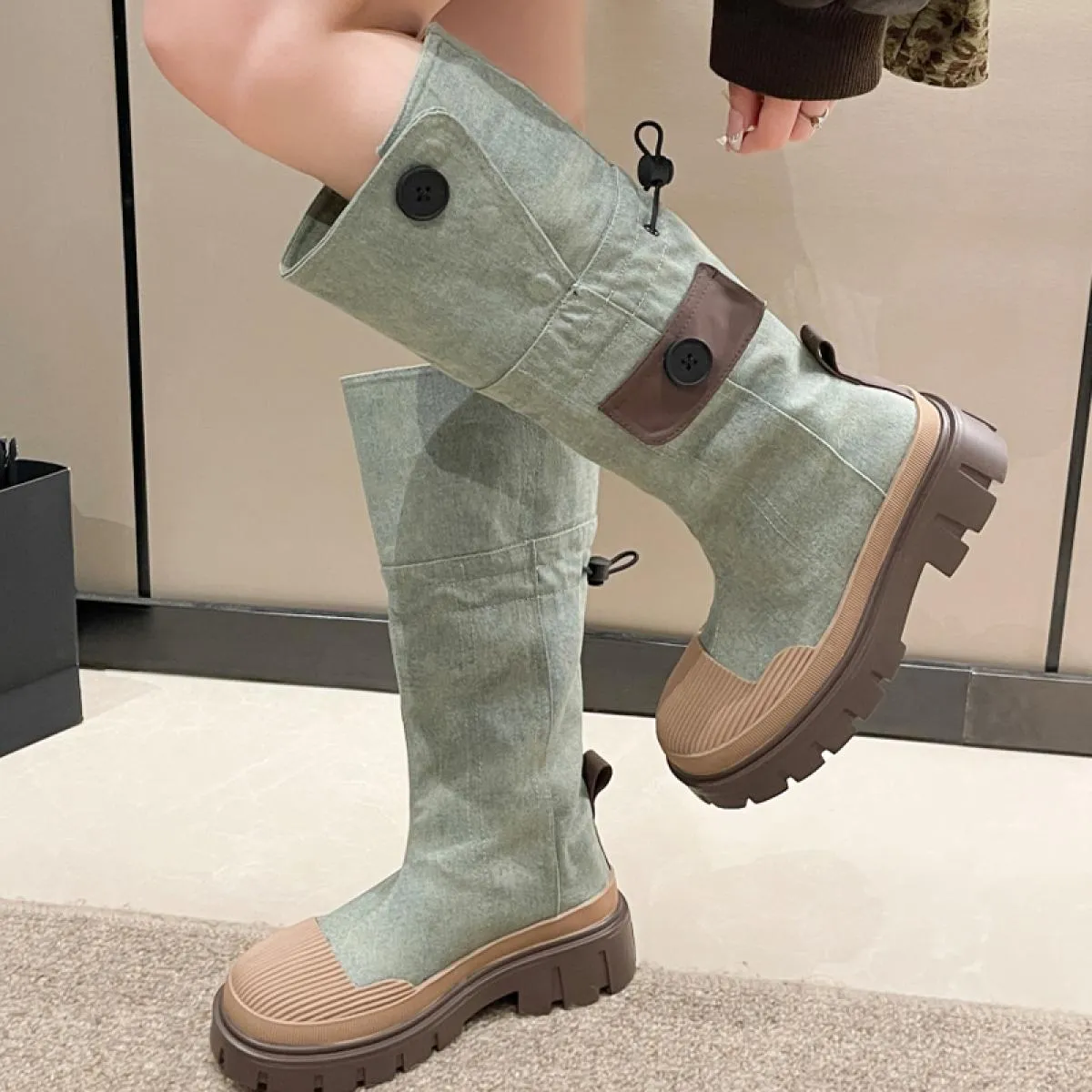 Stivali Chelsea da donna con plateau alto al ginocchio scarpe invernali con tacco medio 2023 stivali da moto Goth di nuova tende