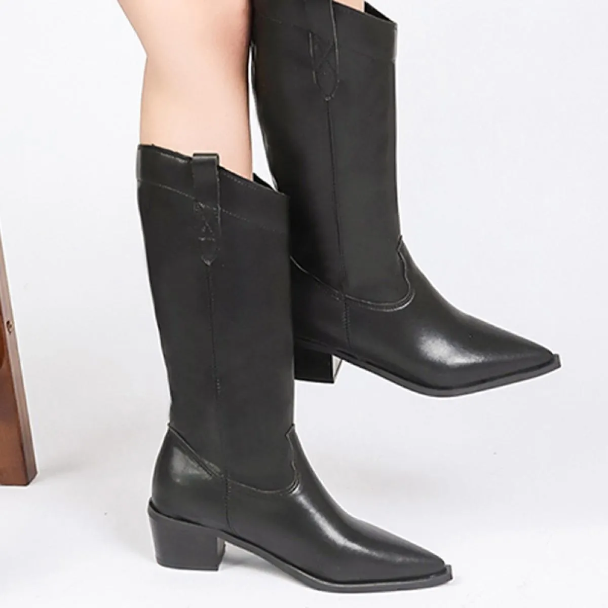 Stivali Chelsea da donna invernali con punta a punta Goth Fashion Scarpe con tacco medio 2023 New Fad Dress Gladiatore Chunky Mo