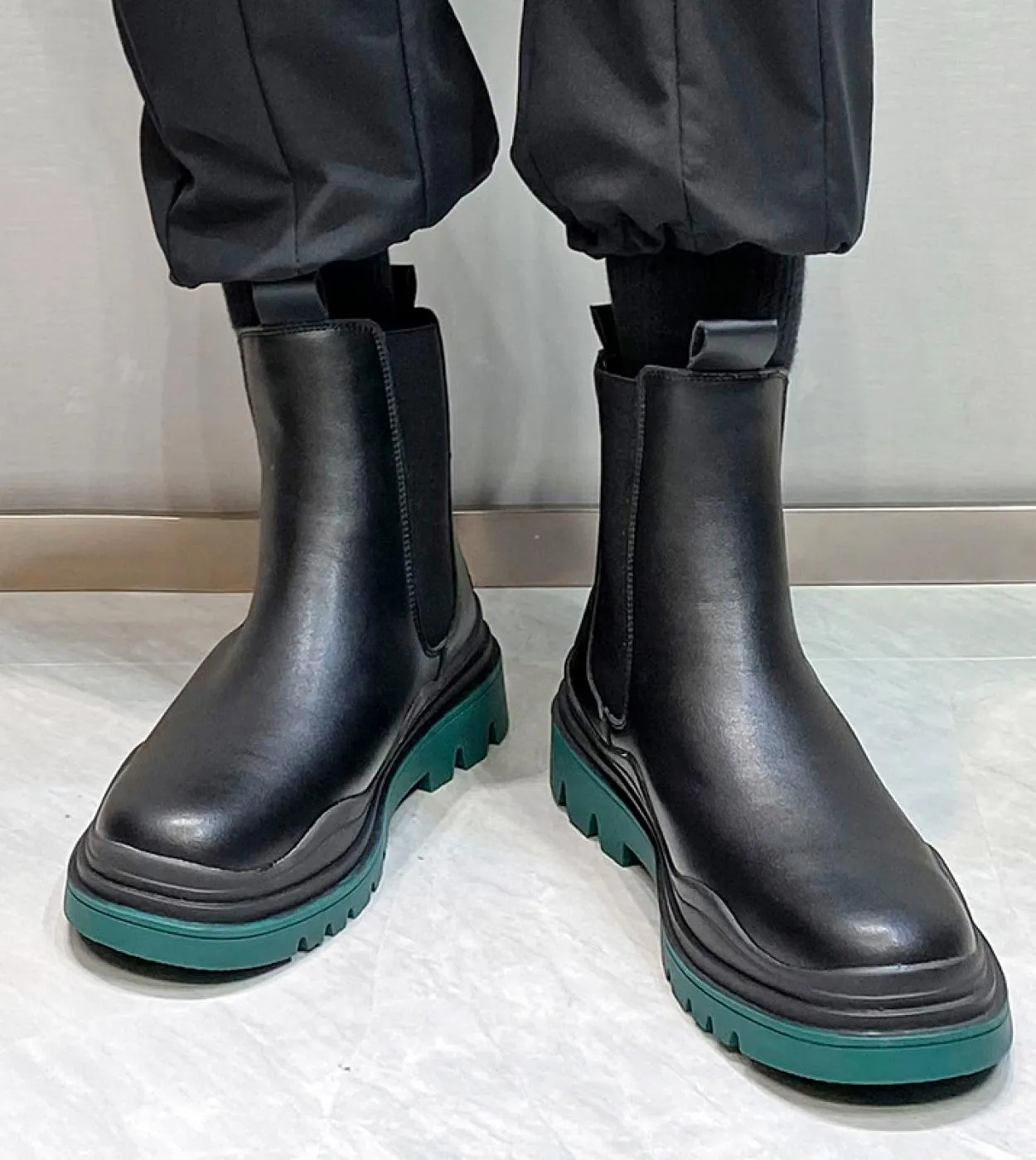 Stivali Chelsea da uomo con suola verde Stivali da camino da uomo nuovi Sneakers sociali da uomo Stivali da uomo da marito