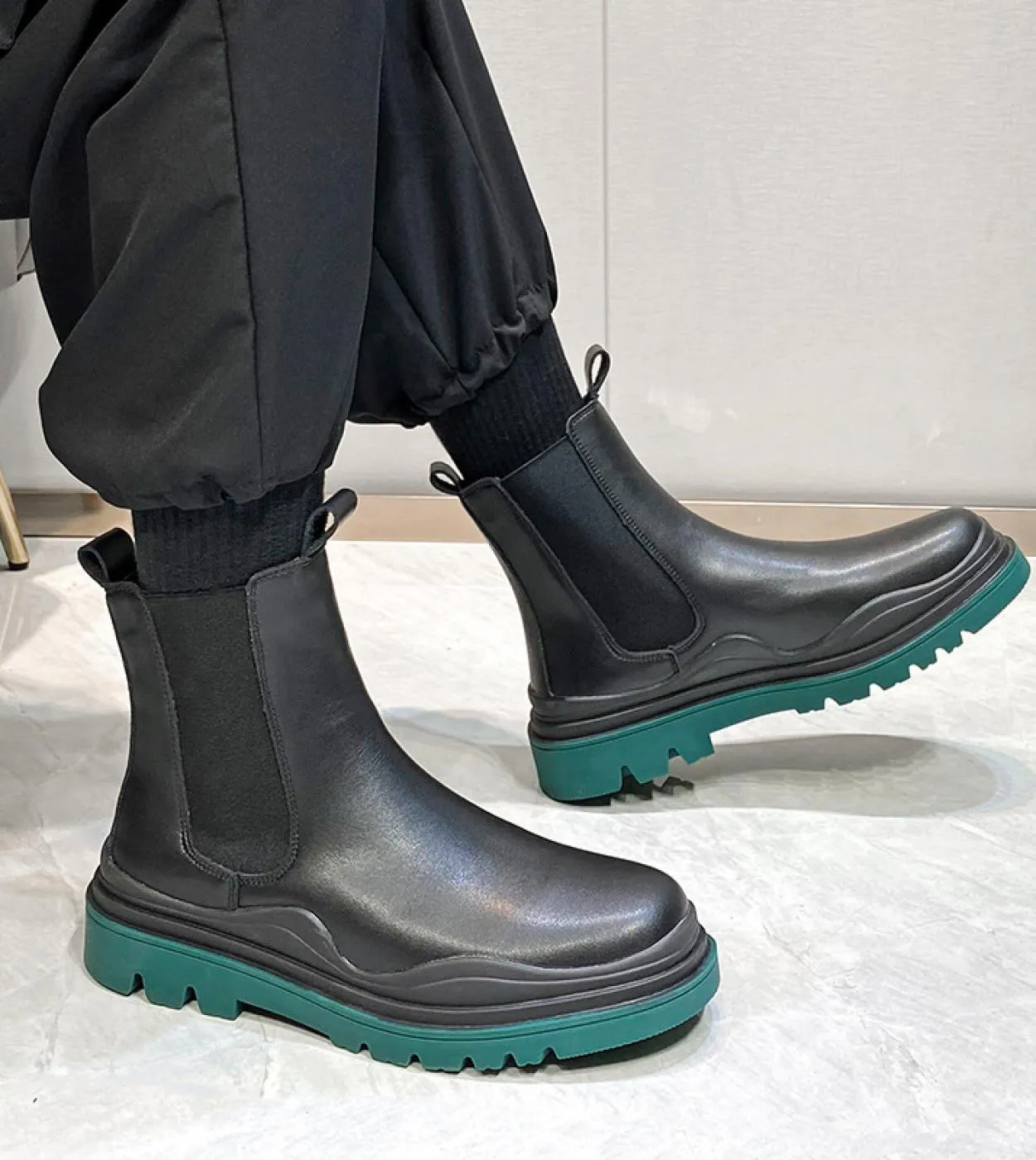 Stivali Chelsea da uomo con suola verde Stivali da camino da uomo nuovi Sneakers sociali da uomo Stivali da uomo da marito