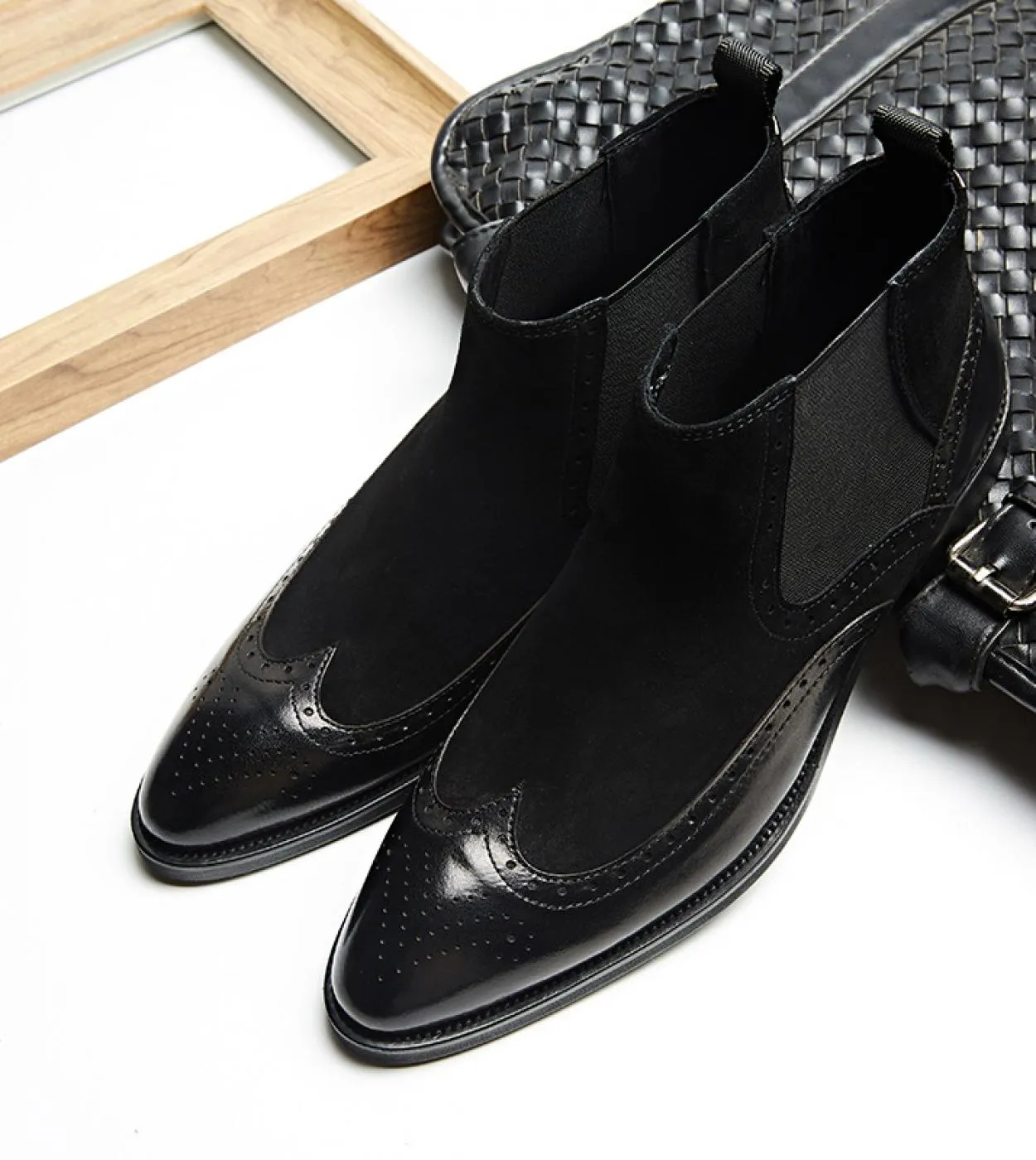 Stivali Chelsea fatti a mano in vera pelle da uomo 2023 Stivali da lavoro in pelle scamosciata di mucca italiana Slip On Brogue