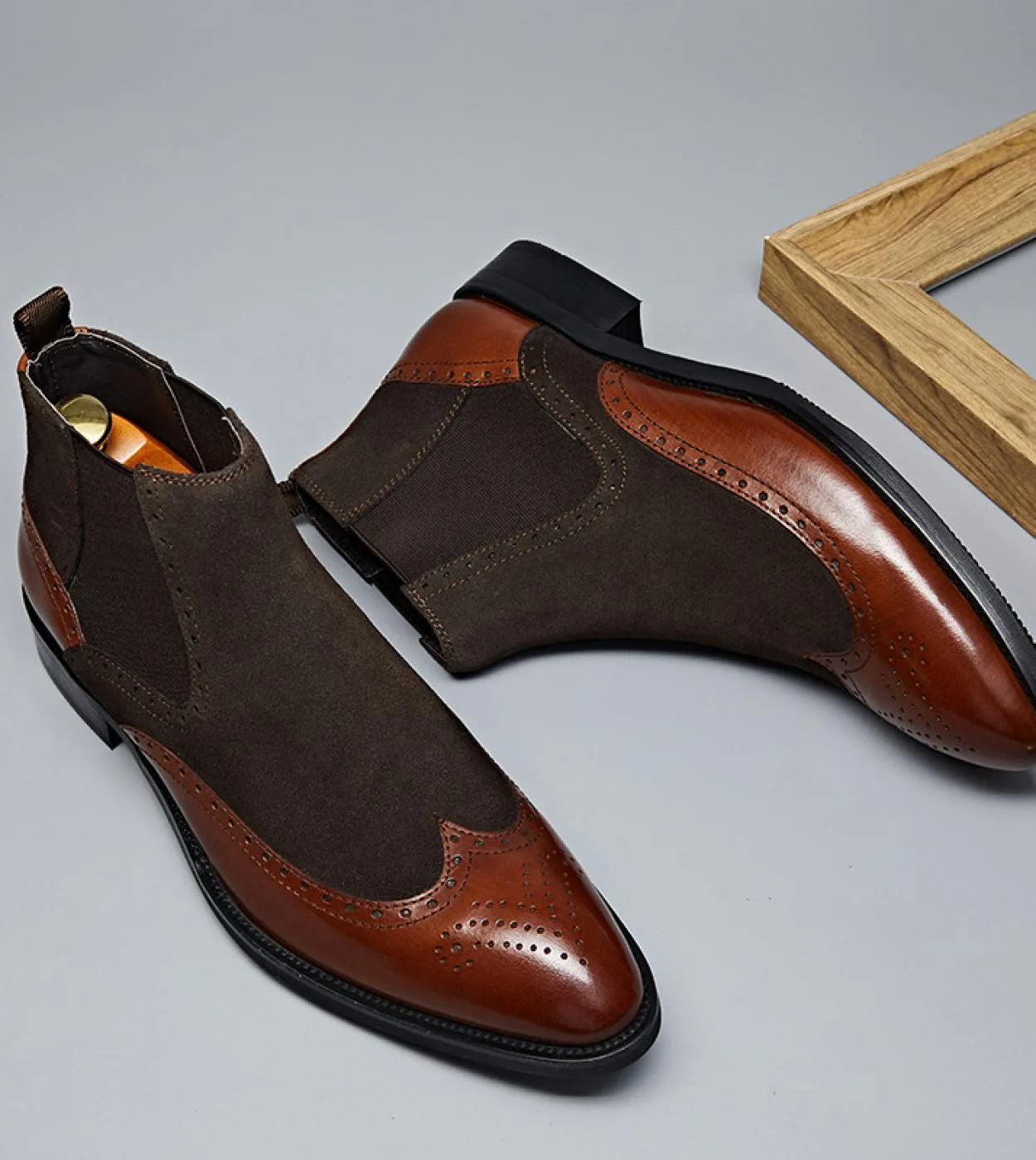 Stivali Chelsea fatti a mano in vera pelle da uomo 2023 Stivali da lavoro in pelle scamosciata di mucca italiana Slip On Brogue