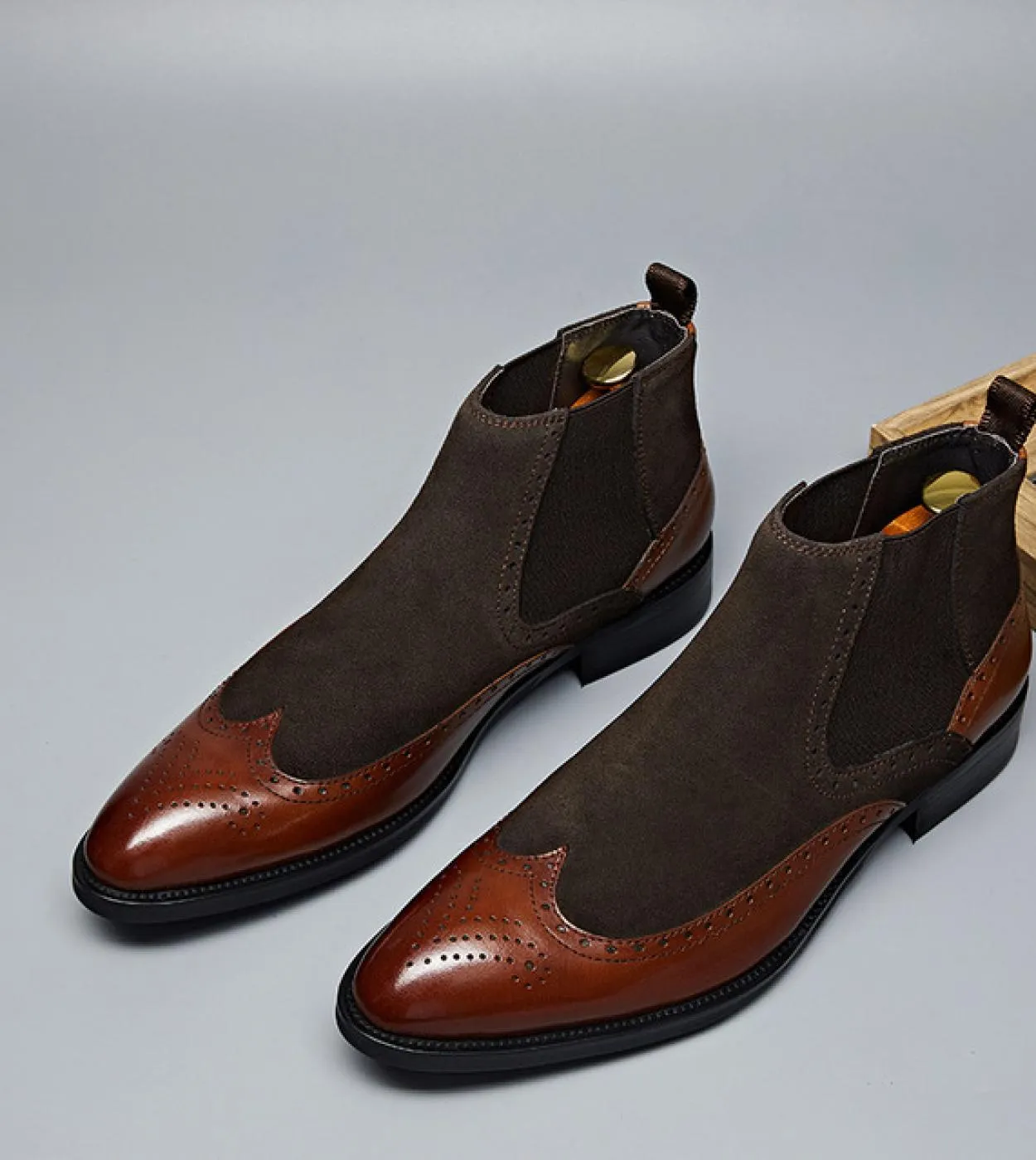 Stivali Chelsea fatti a mano in vera pelle da uomo 2023 Stivali da lavoro in pelle scamosciata di mucca italiana Slip On Brogue