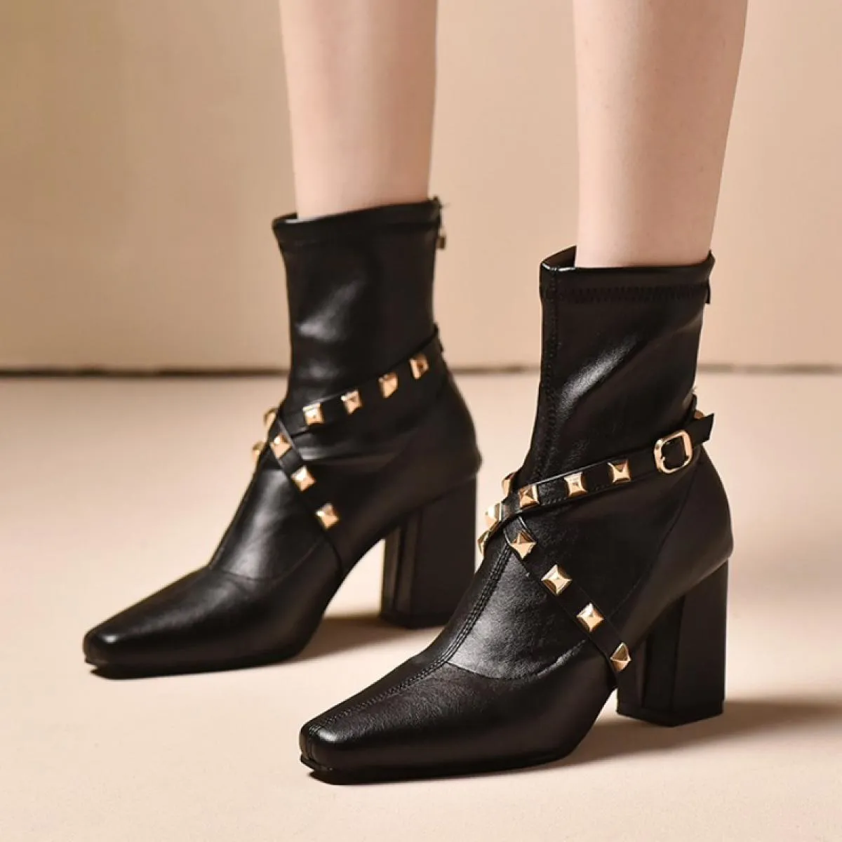 Stivali Chelsea Scarpe da donna Tacchi alti alla caviglia 2023 Nuovo inverno Fad Chunky Square Toe Dress Party Pumps Moto Snow B