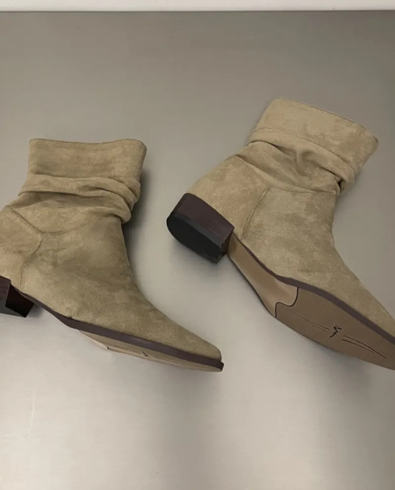 Stivali da donna Chelsea in pelle scamosciata alla caviglia Stivali con tacco basso Abito da donna a punta Goth Botas Autunno In