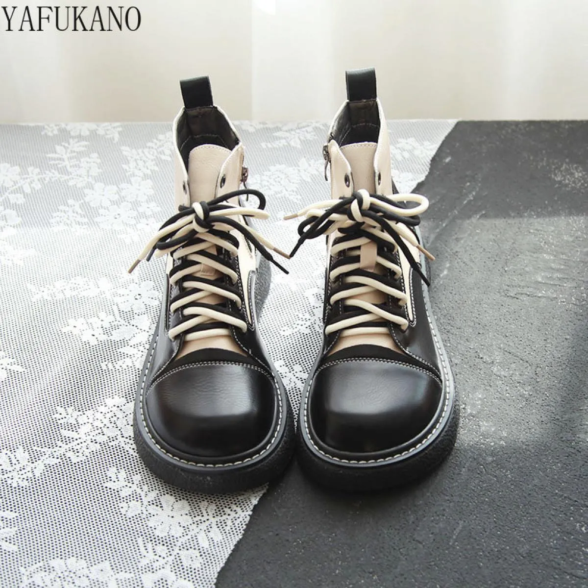 Stivali da donna con fondo spesso 5 cm dal design bicolore Stivali Chelsea con aumento di altezza in stile britannico Mori Lette