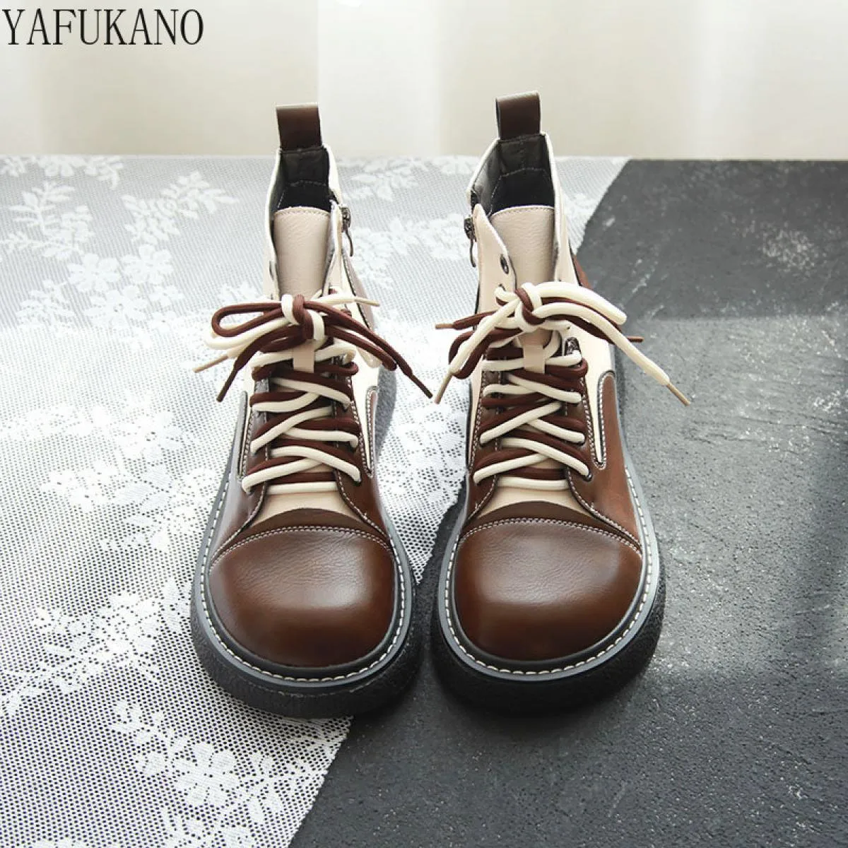 Stivali da donna con fondo spesso 5 cm dal design bicolore Stivali Chelsea con aumento di altezza in stile britannico Mori Lette