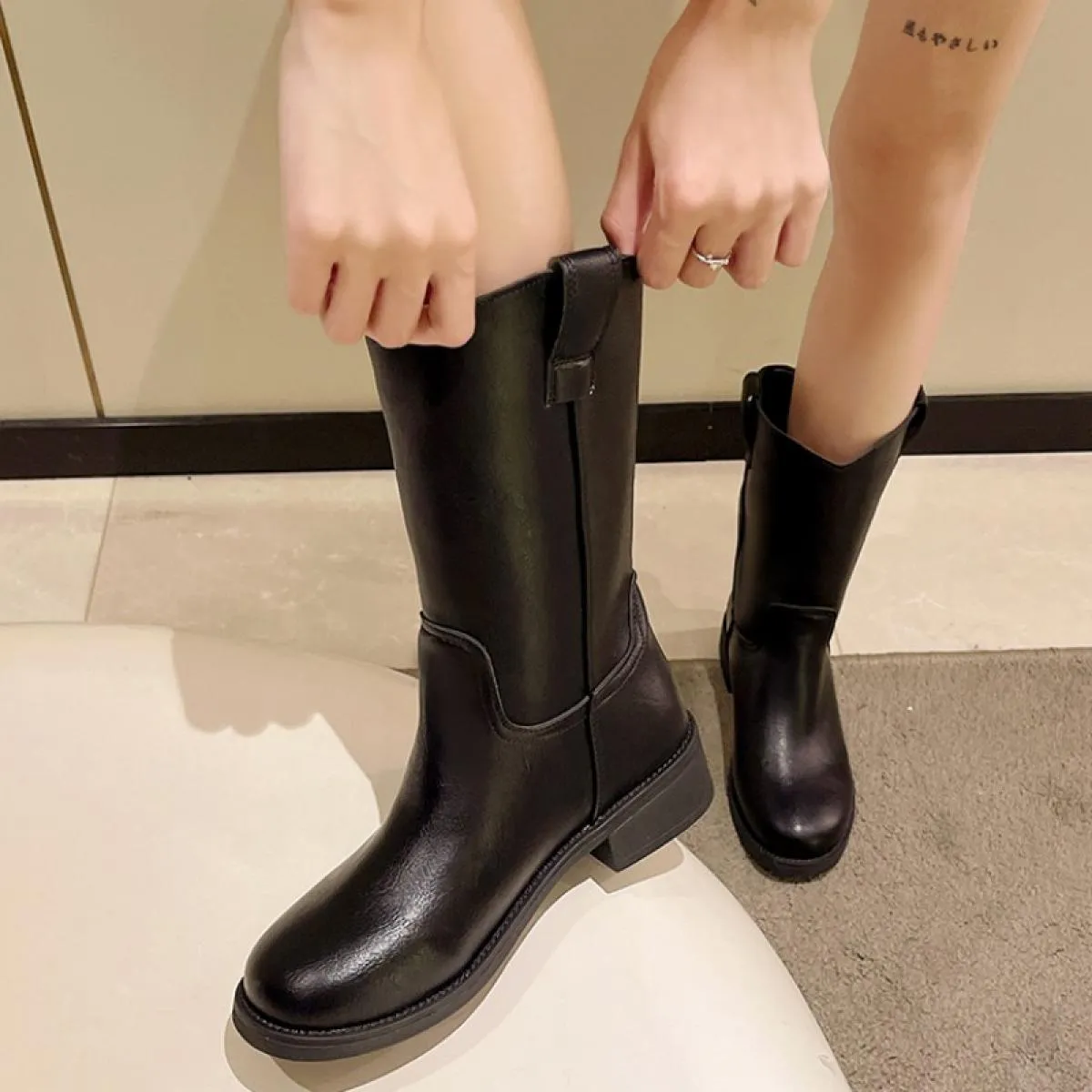 Stivali da moto a metà polpaccio Chelsea 2023 Stivali invernali da donna Fad Scarpe con tacco medio Nuove pompe di marca Botas G