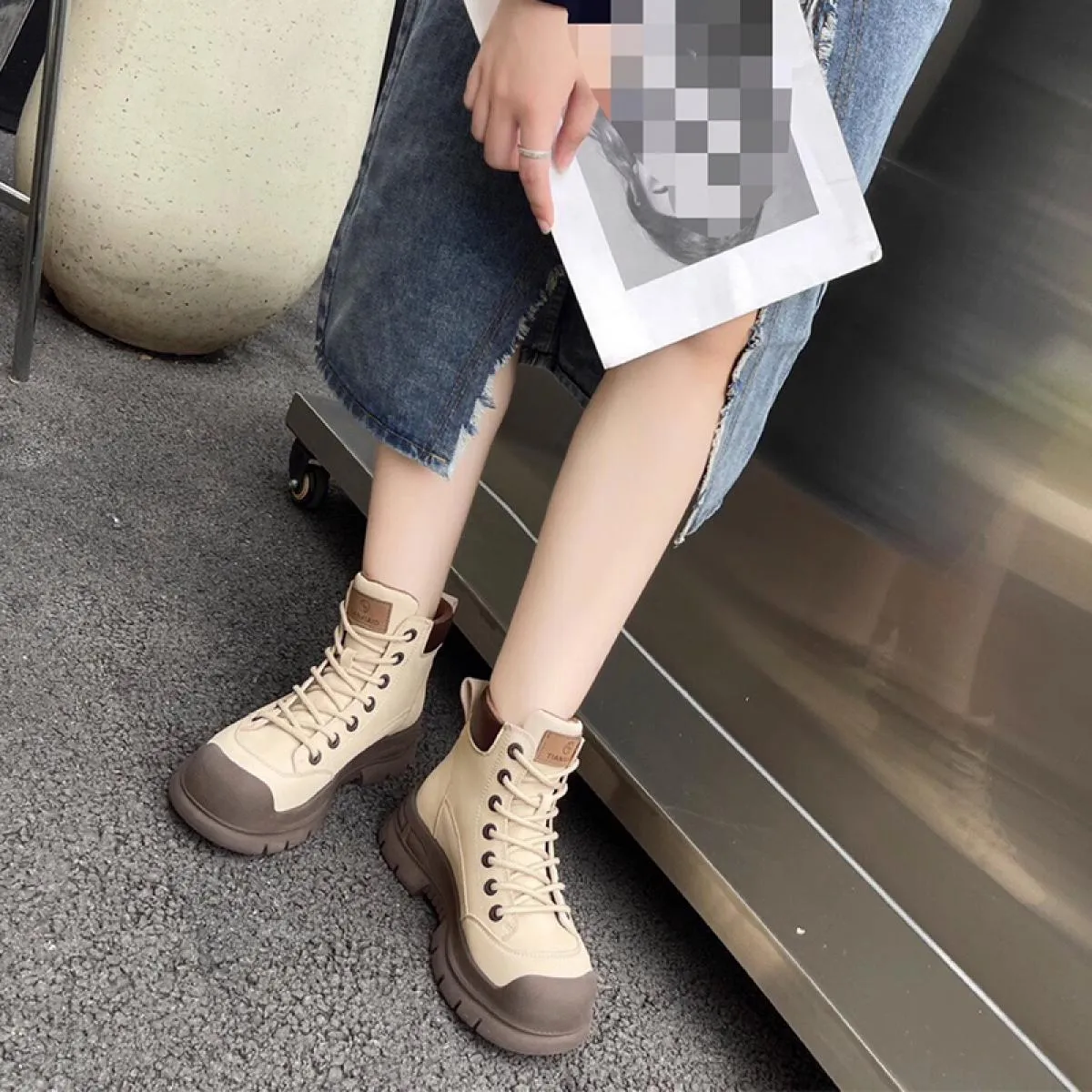 Stivali da moto invernali Scarpe da donna Stivali Chelsea 2023 Stivali da gladiatore con tacco medio di nuova moda di lusso Pomp
