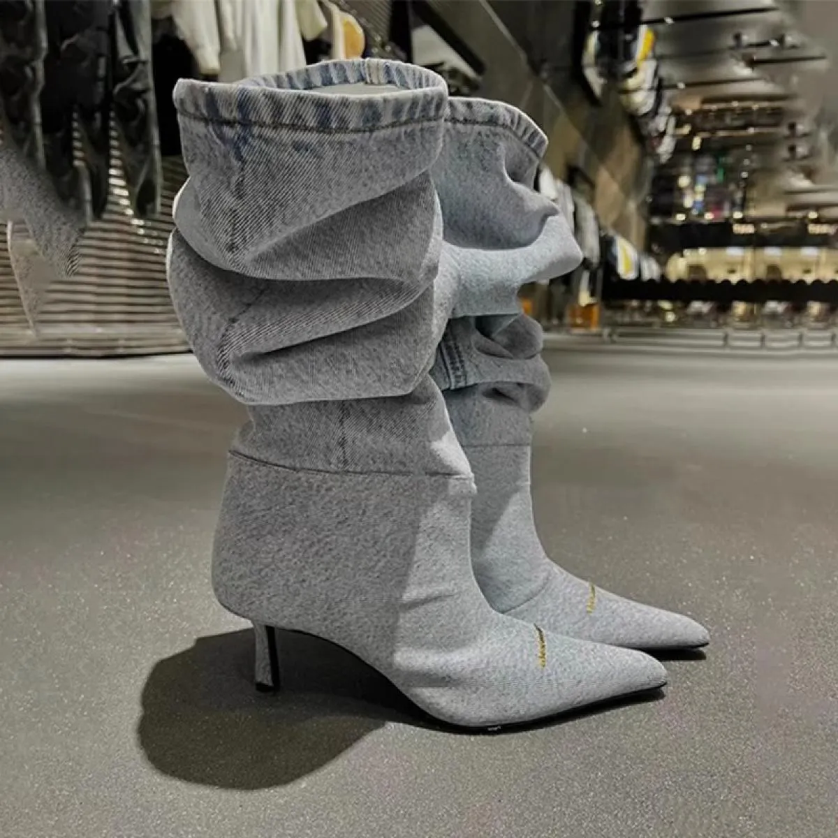 Stivali da moto Punta a punta Tacchi alti Scarpe da donna Stivali Chelsea alti al ginocchio 2023 Inverno Nuovo marchio di lusso
