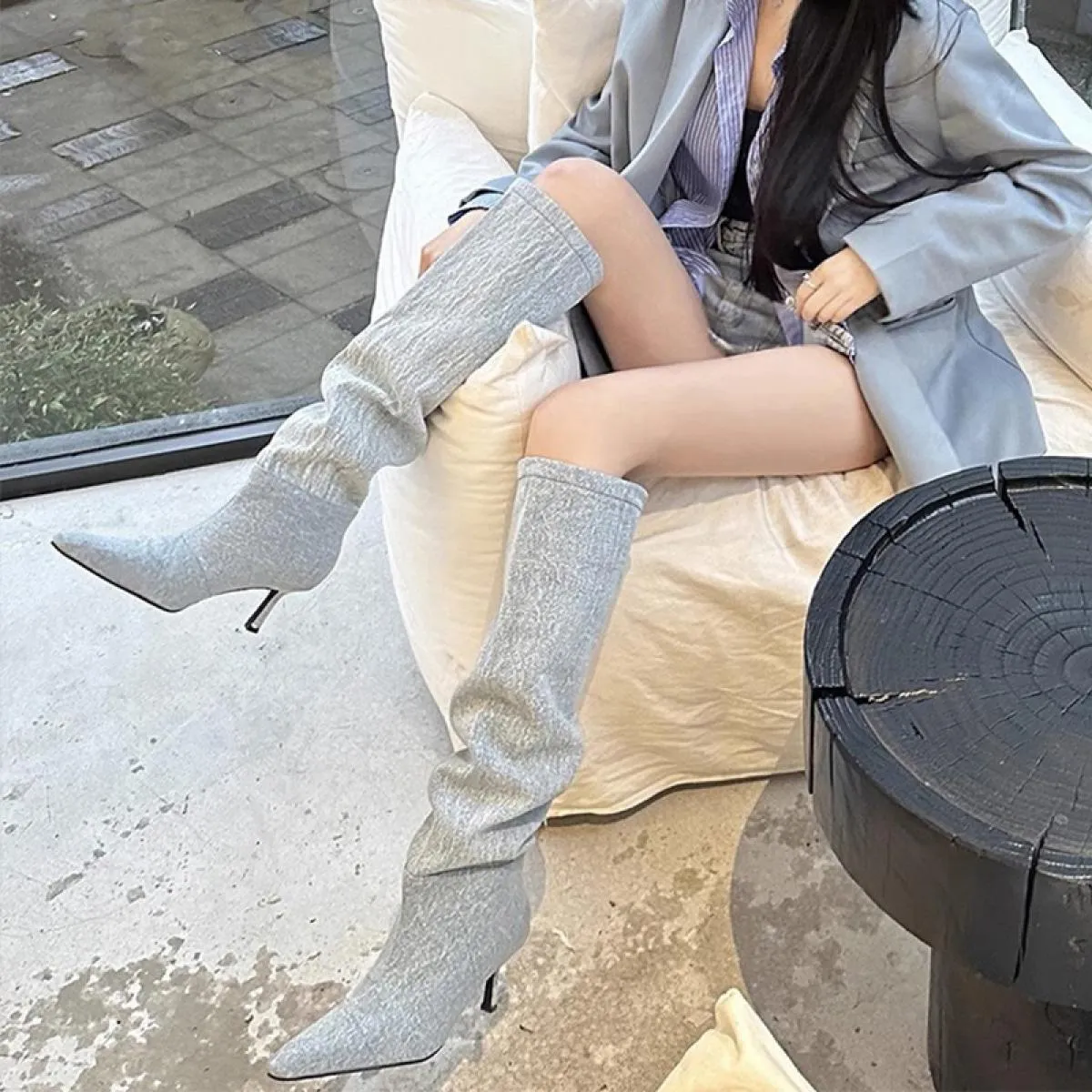 Stivali da moto Punta a punta Tacchi alti Scarpe da donna Stivali Chelsea alti al ginocchio 2023 Inverno Nuovo marchio di lusso