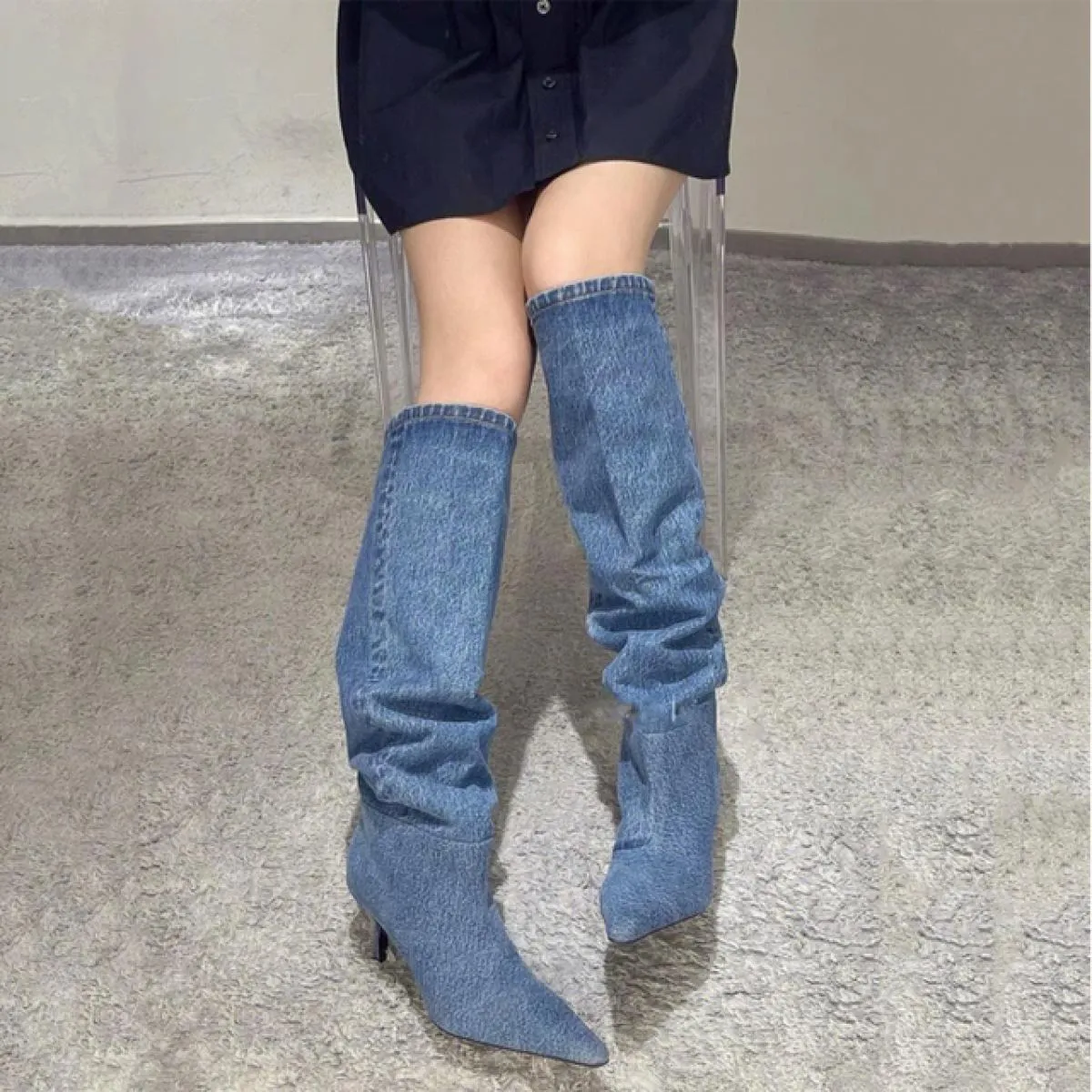 Stivali da moto Punta a punta Tacchi alti Scarpe da donna Stivali Chelsea alti al ginocchio 2023 Inverno Nuovo marchio di lusso