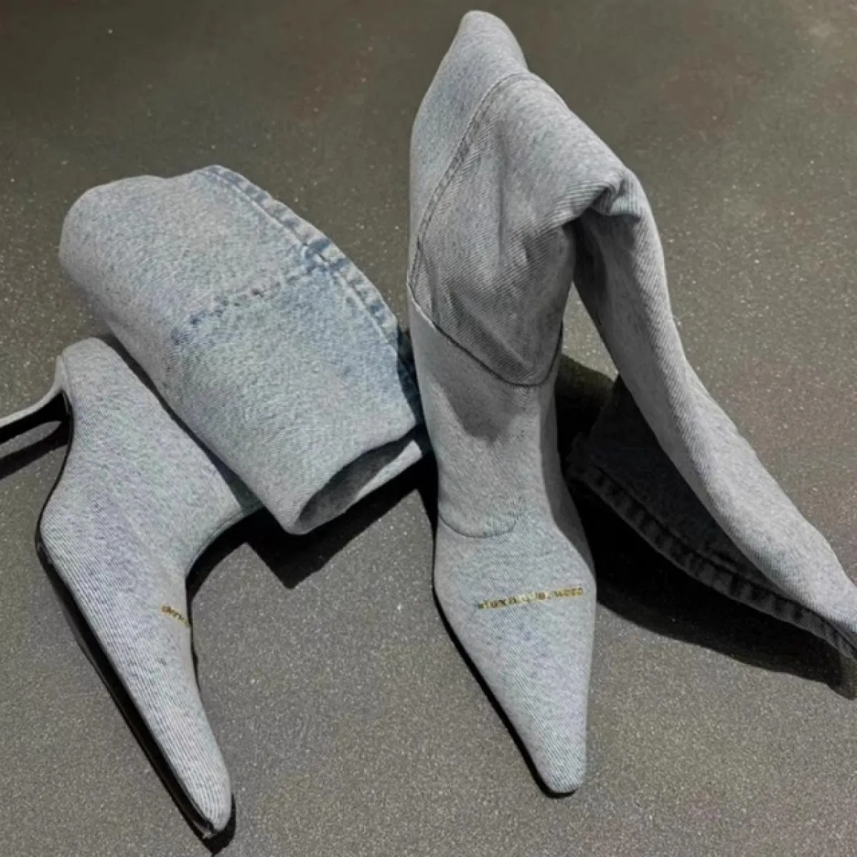 Stivali da moto Punta a punta Tacchi alti Scarpe da donna Stivali Chelsea alti al ginocchio 2023 Inverno Nuovo marchio di lusso