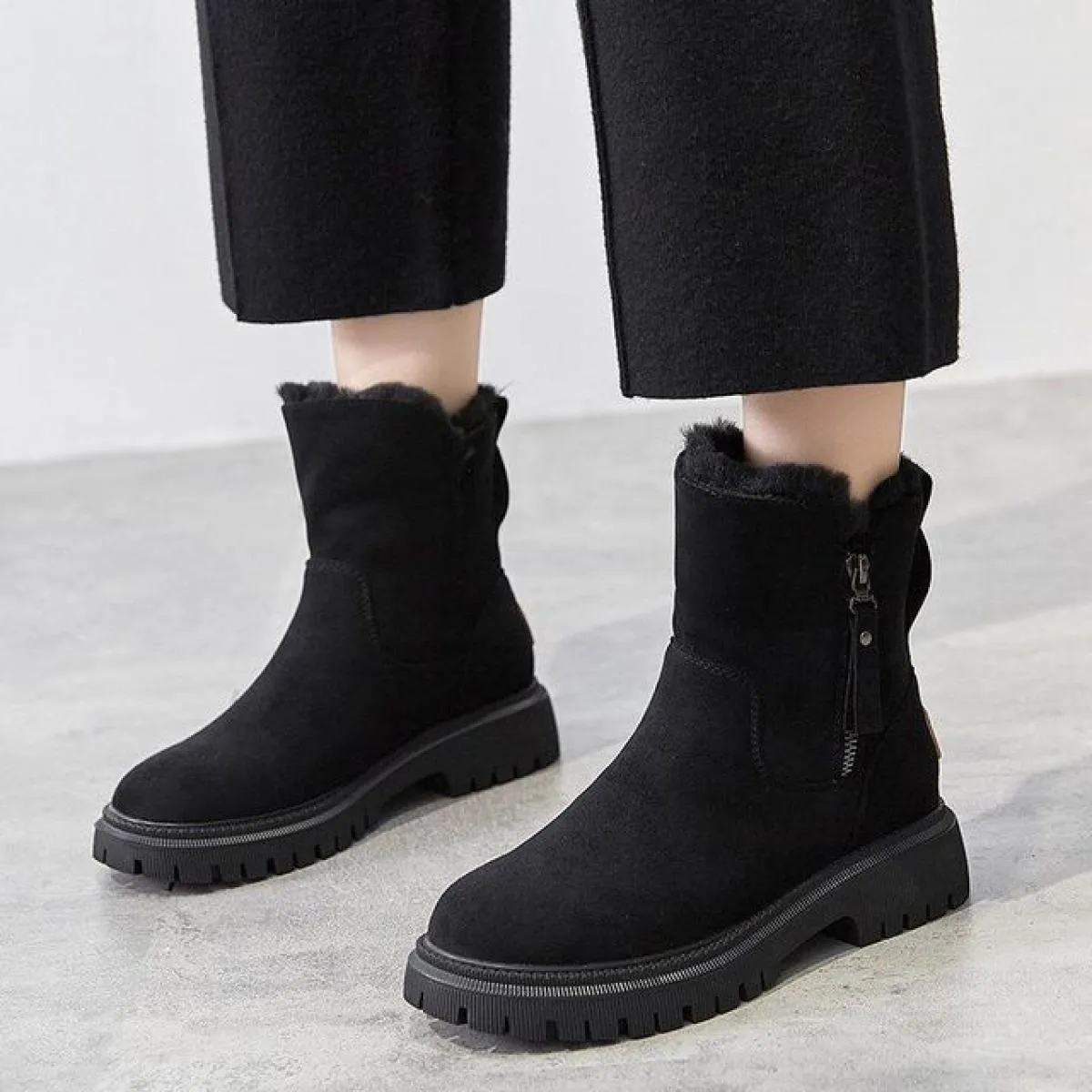Stivali da neve Donna Inverno 2023 Nuovo Plus Scarpe da donna in velluto Stivali caldi Scarpe di cotone spesso Stivali pelosi da