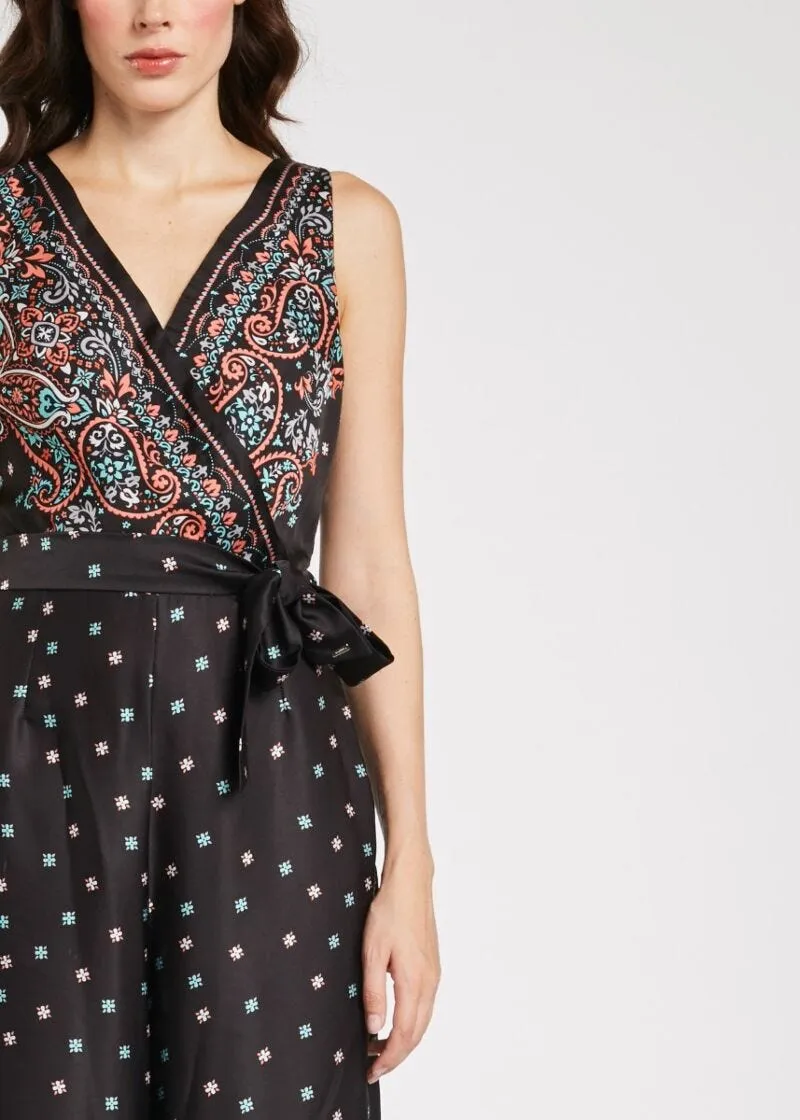 Tuta con stampa paisley